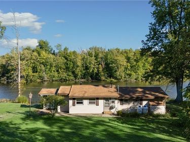 4563 Willow Lane, Clay, NY 13041