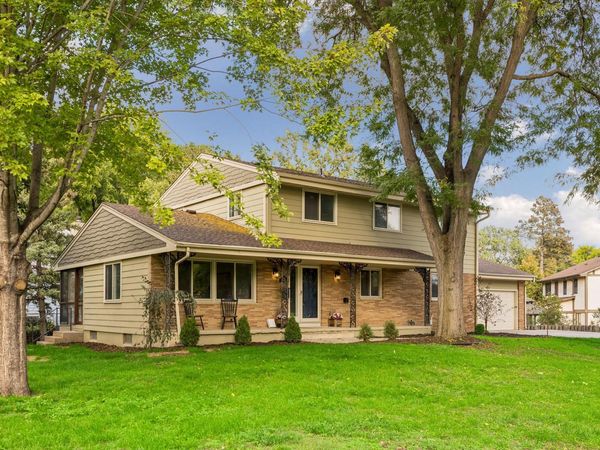 1525 Saint Croix Circle, Golden Valley, MN 55422