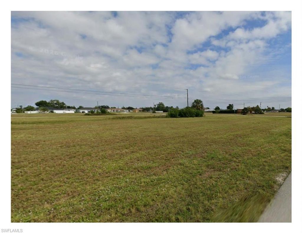 1037 NE 8th St , Cape Coral, FL 33909 Photo