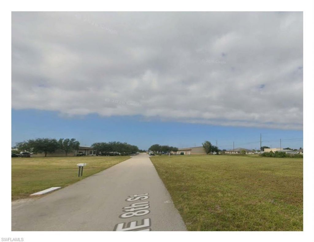 1037 NE 8th St , Cape Coral, FL 33909 Photo