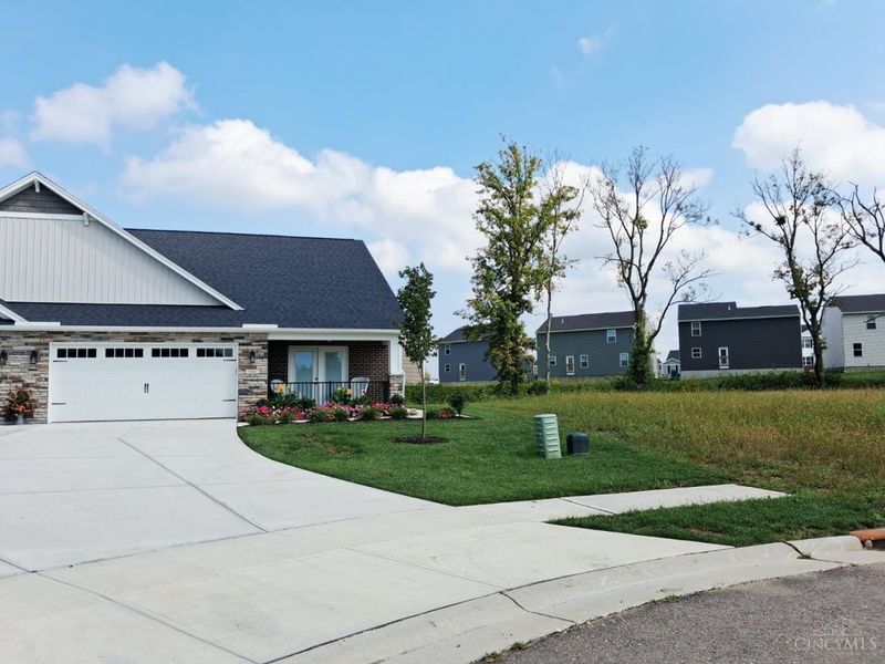 5011 Waterford Lane, Middletown, OH 45042 Photo 2