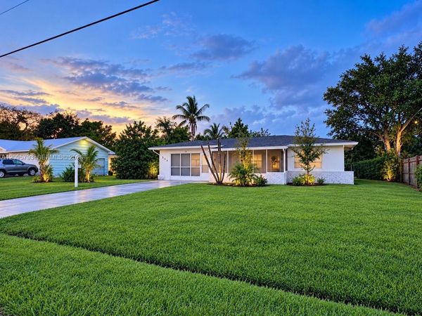 554 NW Sagamore Ter, Port St. Lucie, FL 34983