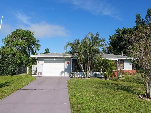 554 NW Sagamore Ter, Port St. Lucie, FL 34983