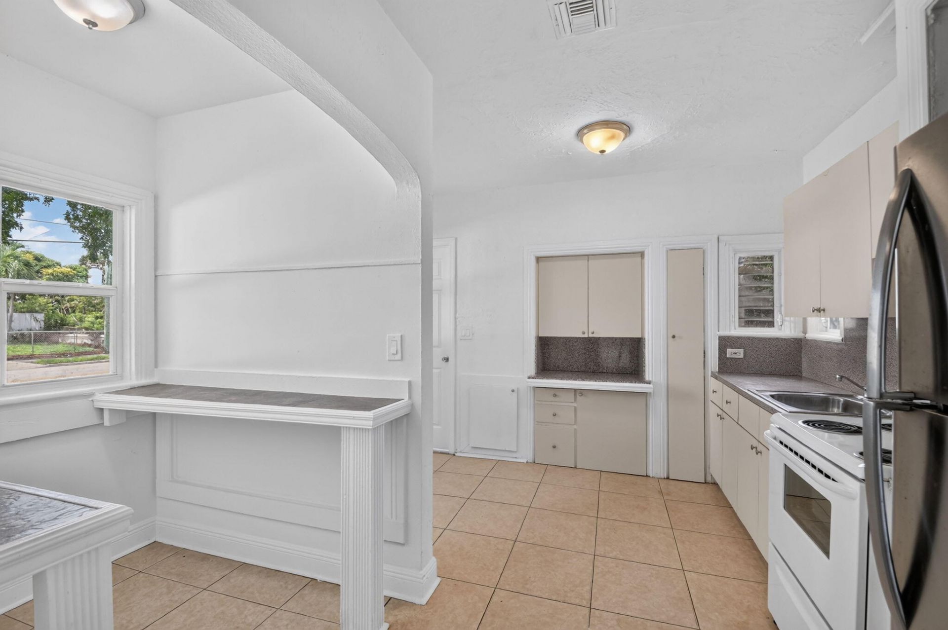 739 Kaye Street, West Palm Beach, FL 33405 Photo