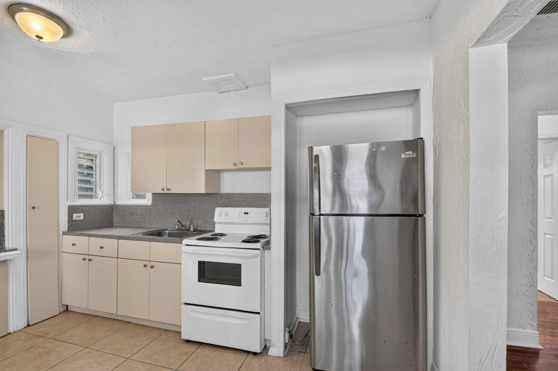 739 Kaye Street, West Palm Beach, FL 33405 Photo