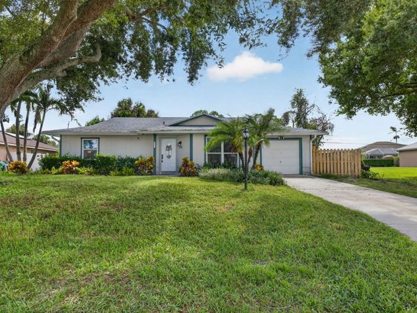 872 SW NICHOLS Terrace, Port St. Lucie, FL 34953