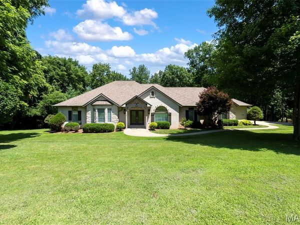 393 Kensington Lane, Cape Girardeau, MO 63701