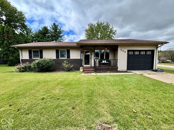 209 N Gilbert Street , Clinton, IN 47842