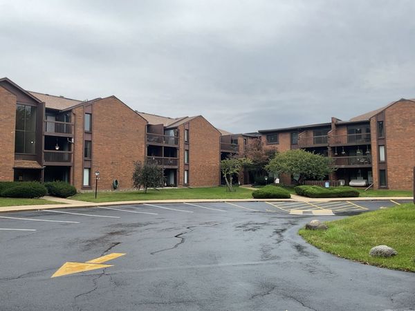 2929 SUNNYSIDE Drive , Unit 127B, Rockford, IL 61114