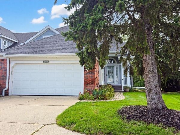 204 Meadowlands Court, Monroe, MI 48161