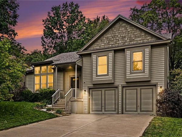 14090 NW 64th Terrace, Parkville, MO 64152