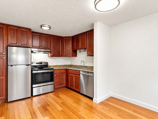 41 Warren St, Unit B2, Waltham, MA 02453