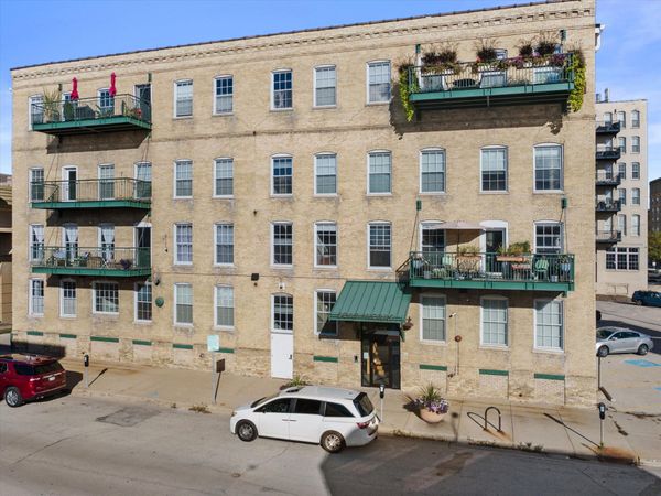 418 N 3rd St, Unit 260, Milwaukee, WI 53203