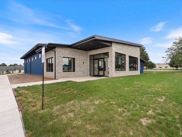 550 W Connexion Way, Columbia City, IN 46725