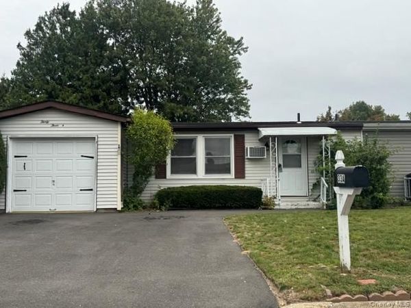 33a Limetree Drive, Manorville, NY 11949