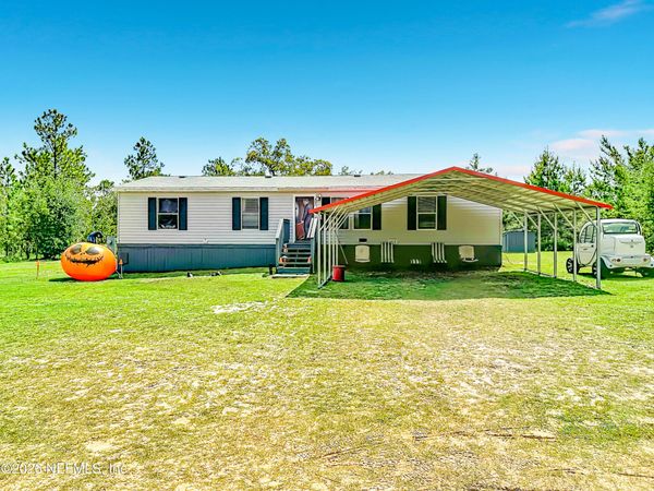 207 HIMALAYAN Street, Interlachen, FL 32148