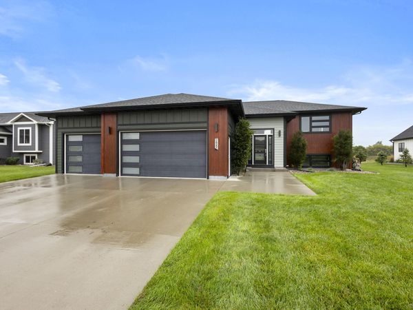 1822 Tanbury Lane, Brookings, SD 57006