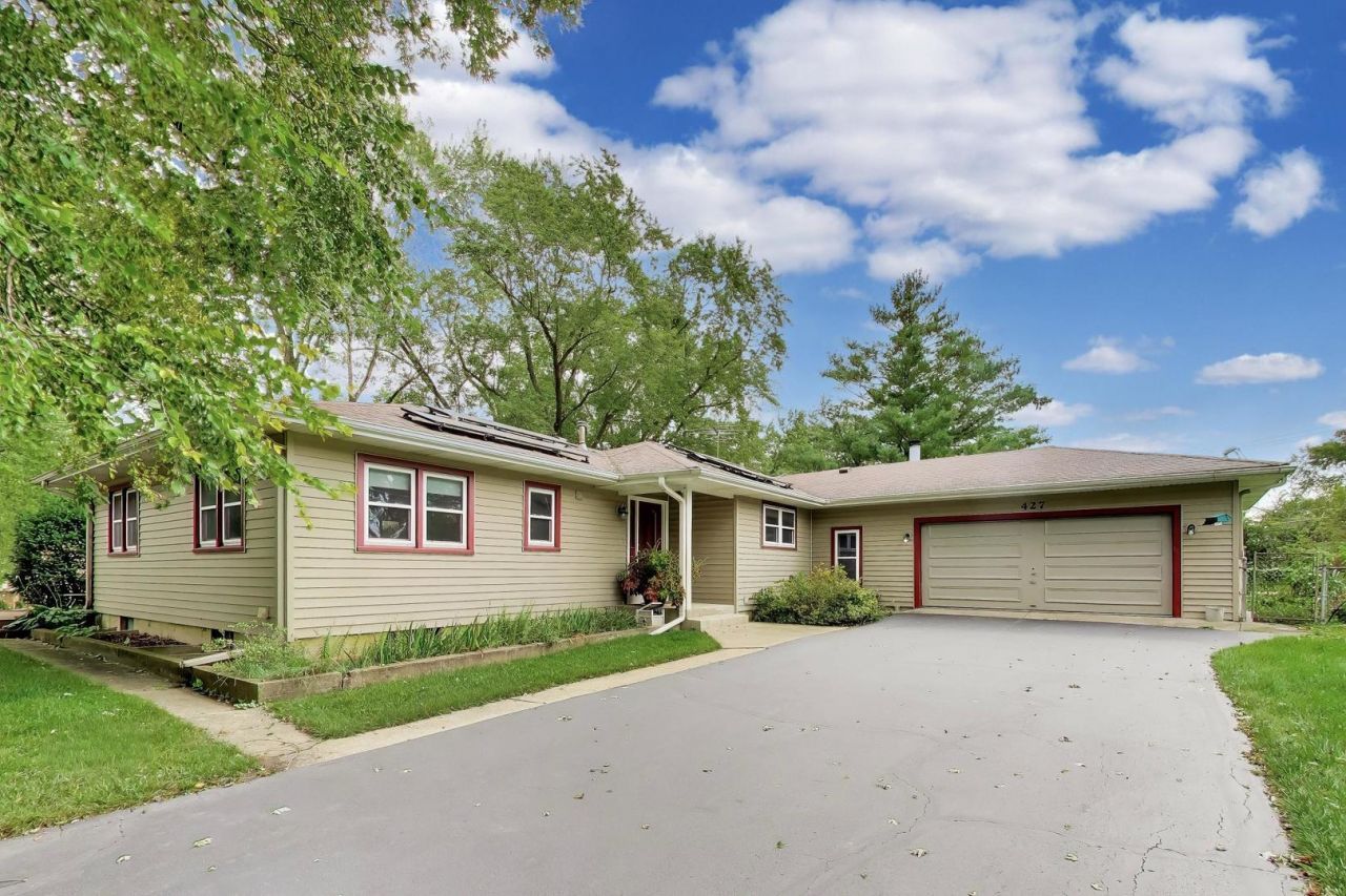 427 W Helen Road, Palatine, IL 60067 Main Photo