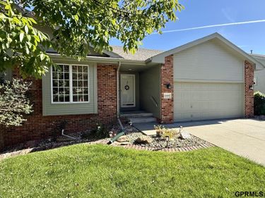 11609 Lakeview Drive, Bellevue, NE 68133