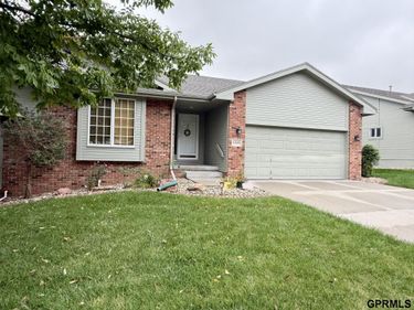 11609 Lakeview Drive, Bellevue, NE 68133