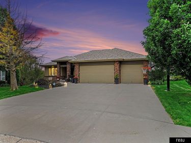 10215 Margo Street, La Vista, NE 68128