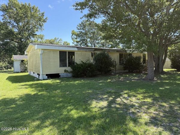255 Hilltop Road , Newport, NC 28570
