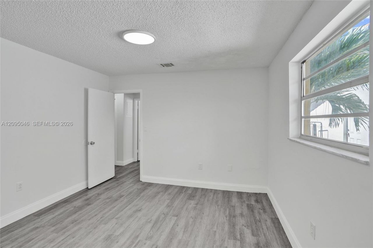 3074 SW 17th St, Unit rear, Miami, FL 33145 Photo