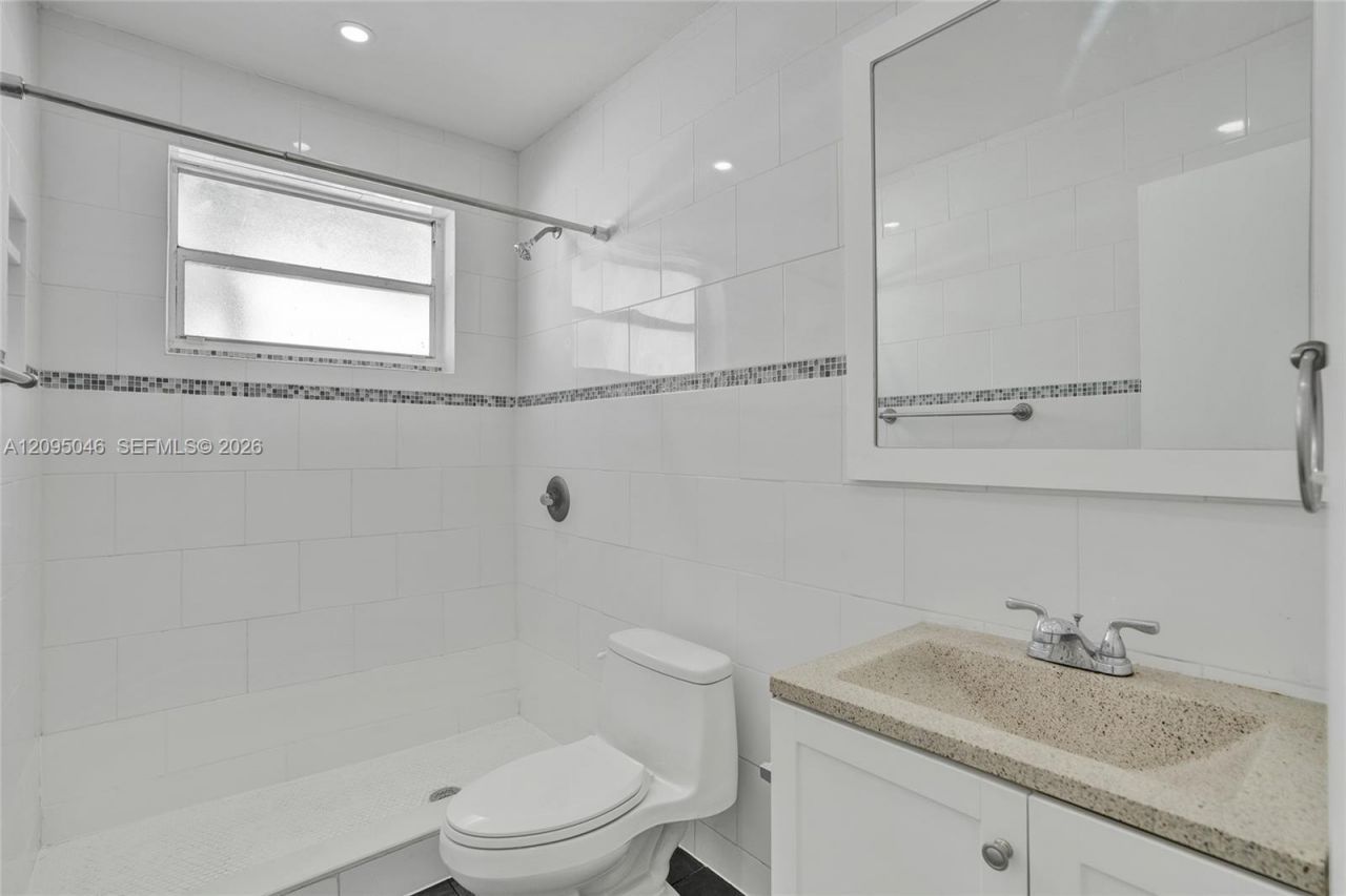 3074 SW 17th St, Unit rear, Miami, FL 33145 Photo