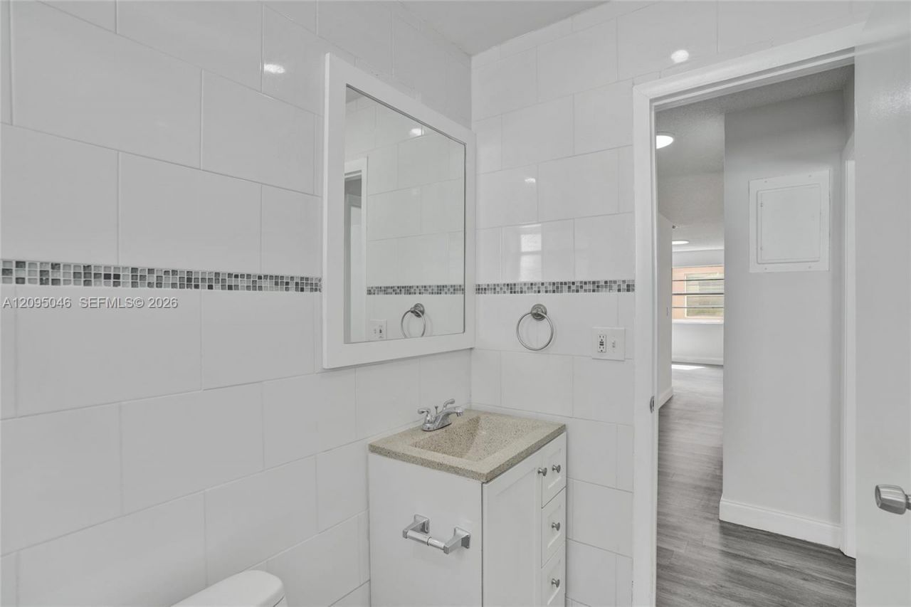 3074 SW 17th St, Unit rear, Miami, FL 33145 Photo