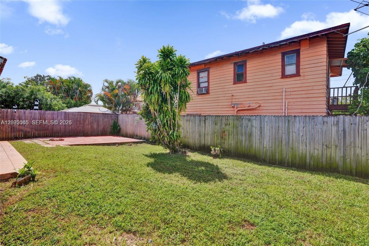 3074 SW 17th St, Unit rear, Miami, FL 33145 Photo