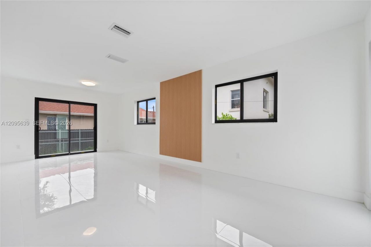 1112 SW 11th Ave, Miami, FL 33129 Photo