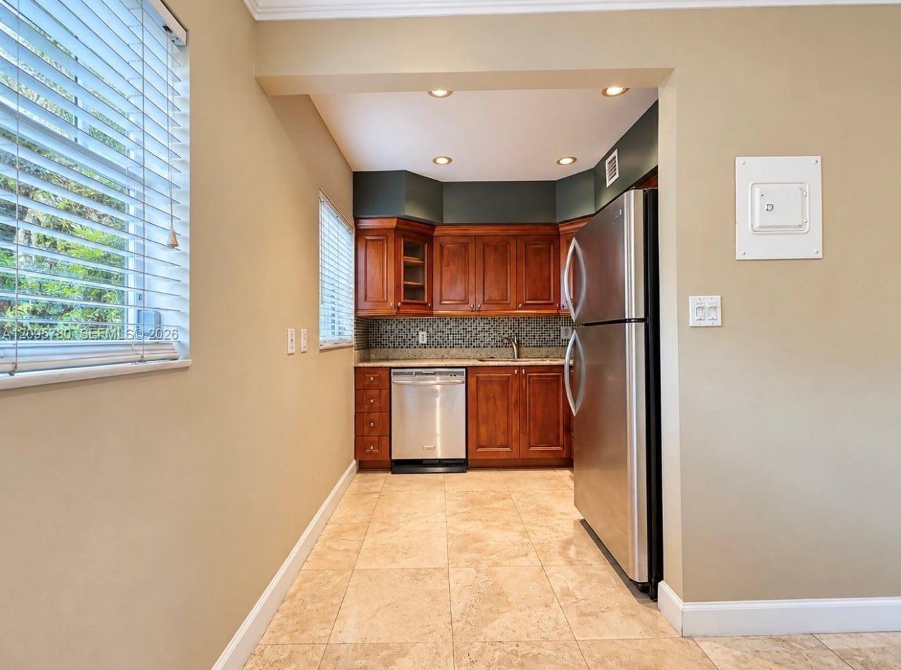 609 NE 13th Ave , Unit 203, Fort Lauderdale, FL 33304 Photo