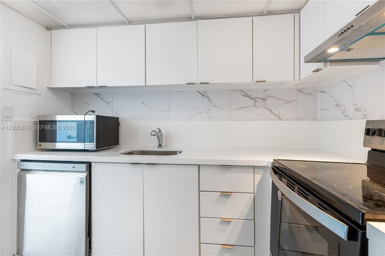 1000 West Ave , Unit 1008, Miami Beach, FL 33139 Photo