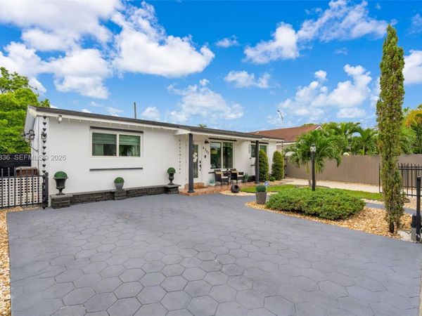 4340 W 5th Ave , Hialeah, FL 33012
