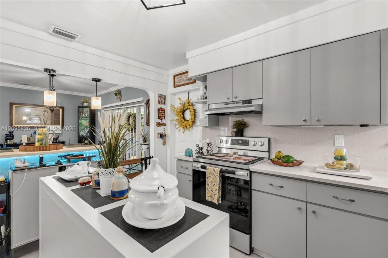4340 W 5th Ave , Hialeah, FL 33012 Photo