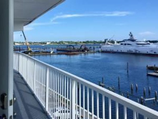 4500 N FLAGLER Drive, Unit D24, West Palm Beach, FL 33407