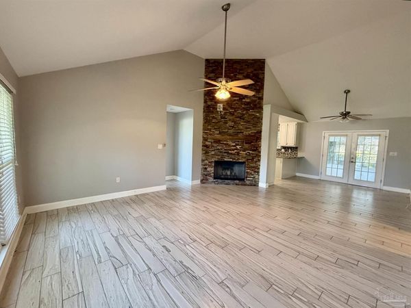 2460 Houston Cir, Gulf Breeze, FL 32563