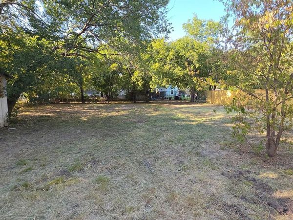 1013 E Tennie, Gainesville, TX 76240