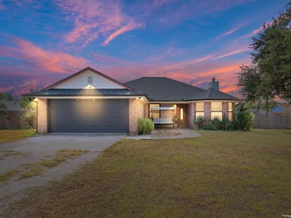 591 J L Brazzil Loop , Waco, TX 76705