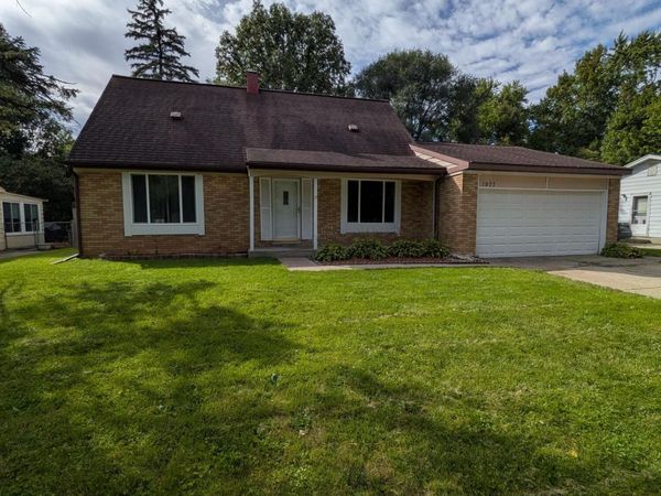 1977 Hamilton Street, Holt, MI 48842