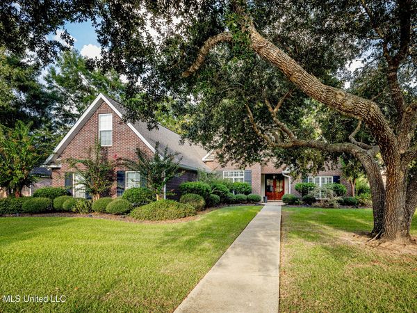 812 Canebrake Drive, Ocean Springs, MS 39564