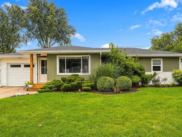818 Loretta Avenue, Waterloo, IA 50702
