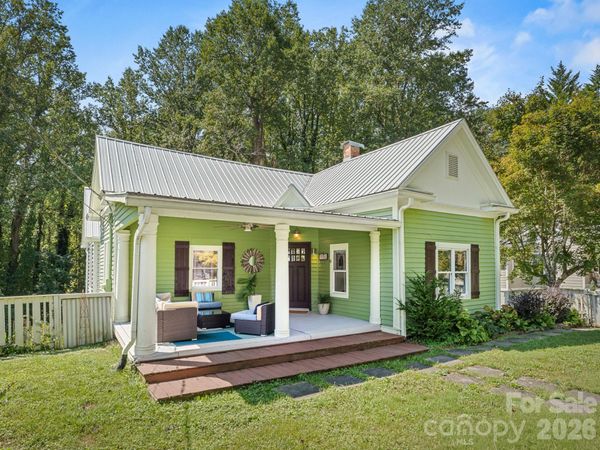 541 W Probart Street , Brevard, NC 28712