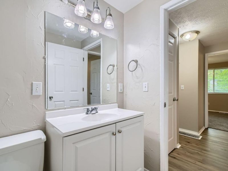 1833 Brookfield Road , Columbus, OH 43229 Photo 16