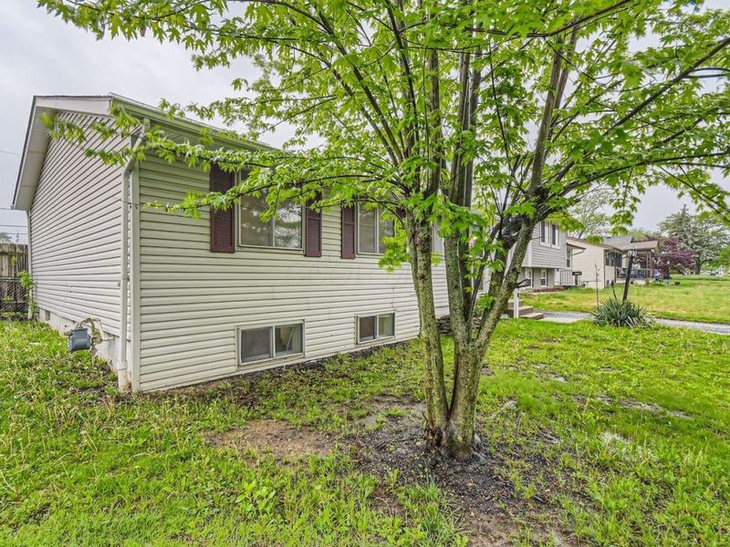 1833 Brookfield Road , Columbus, OH 43229 Photo 2