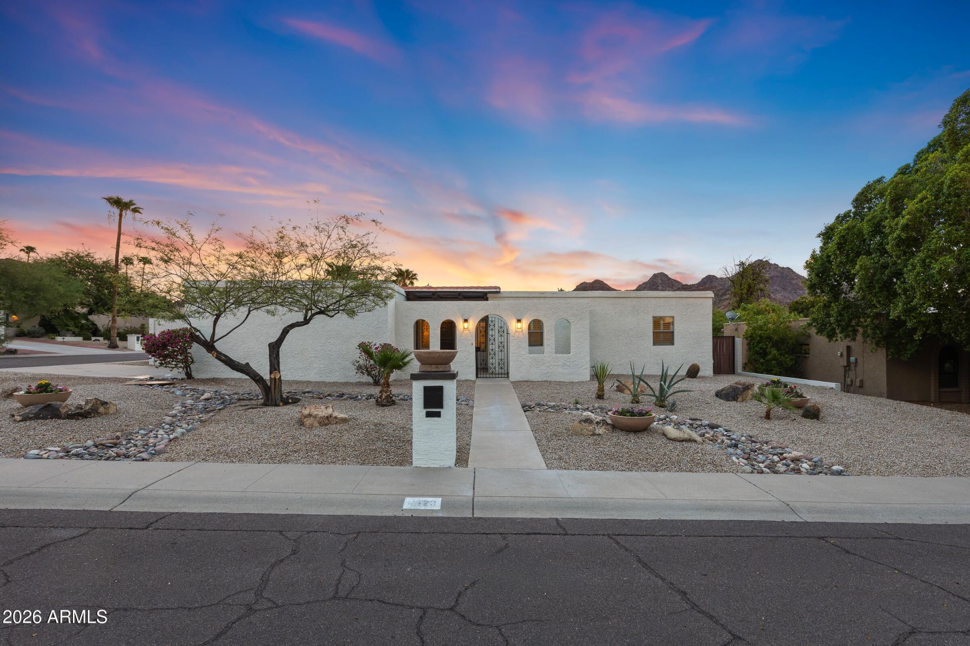 8423 N 16th Place, Phoenix, AZ 85020 Main Photo