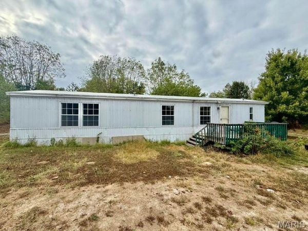 145 Old Yukon Road , Raymondville, MO 65555