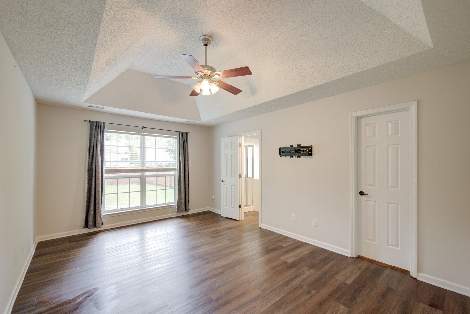 8608 Hickory Creek Court Photo 17