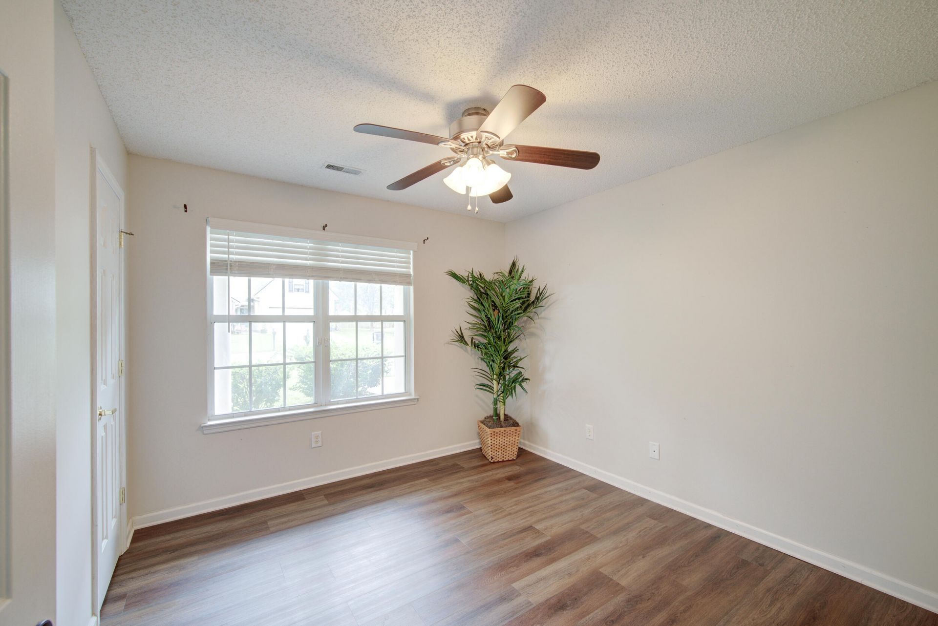 8608 Hickory Creek Court Photo 22