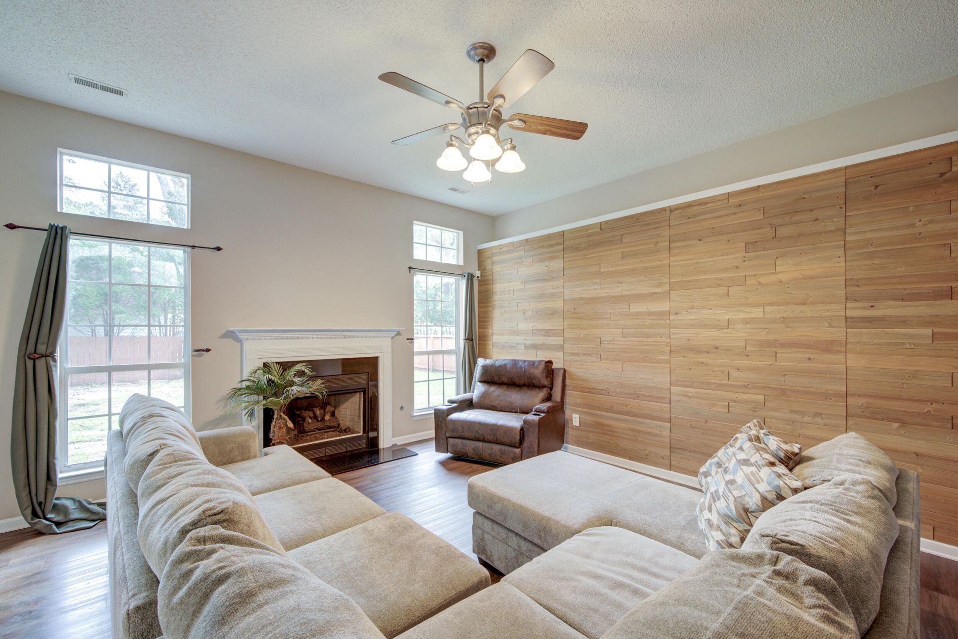 8608 Hickory Creek Court Photo 4